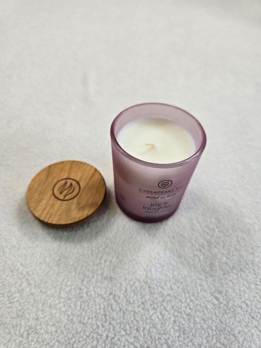 Chesapeake Bay Mind & Body Joy + Laughter Candle Cranberry Dahlia Soy Wax 3.7 oz - Picture 2 of 2